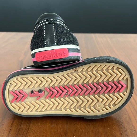 See Kai Run, Mary Jane, Velcro closure, flower detail, black/pink, 5 - Picture 6 of 8